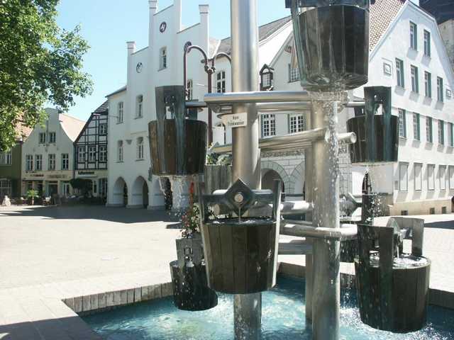 Brunnen_Marktplatz_Stadtmuseum_Foto_Stadt_Beckum